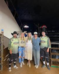 Taylor June Baize (@taybaize) • Instagram photos and videos