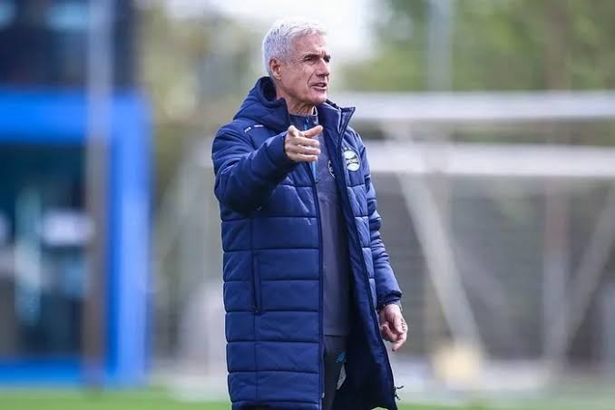 Lu&iacute;s Castro demitido: o valor atualizado da multa e os tr&ecirc;s t&eacute;cnicos debatidos no Gr&ecirc;mio | GZH