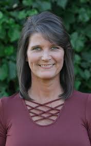 Beth Tuttle's Instagram, Twitter & Facebook