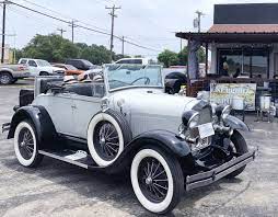 Vintage Wedding Car Rental Wedding Car Romantic Weddings Horsebox Bar