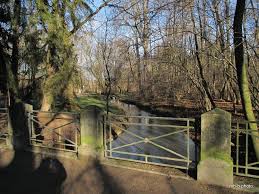 Bild Brucke Am Schwabinger Bach Zu Englischer Garten In Munchen