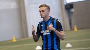 Join the discussion or compare with others! Officiel Le Club De Bruges Attire L International Espoirs Neerlandais Noa Lang Le Soir