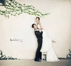 Foto prewedding unik ini bertema black panther. 35 Ide Pre Wedding Indoor Background Fatiha Decor