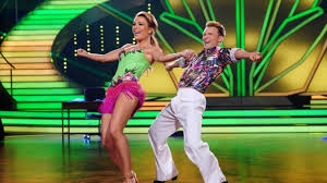 Jika musim lalu, johan adalah juara super spontan 2016 dan telah membawa balik wang tunai berjumlah rm100,000 dan berserta trofi. Let S Dance 2017 Als Rtl Wiederholung Bei Tv Now Let S Dance 2017 Alle Tanze Alle Songs Alle Promis Der Zweiten Live Show Hier Im Live Ticker Zum Nachlesen News De