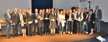 Mit dem iban rechner bzw. Abschlussfeier Februar 2019 In Dingolfing Hans Glas Schule
