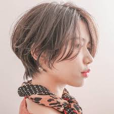 丸顔女子に似合うショートヘアは 小顔見えする髪型 おしゃれなヘアスタイルまとめ lamire ラミレ 髪型 ショートヘア ヘアスタイル