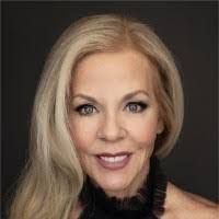 Jacqueline Banas's Instagram, Twitter & Facebook