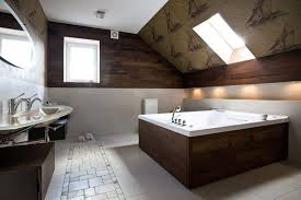 25 Exemplos Banheiros Com Banheiras Fachada Verde Diseno De Banos Renovaciones Del Bano