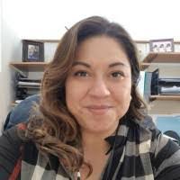 Kim Denbow's Instagram, Twitter & Facebook