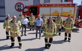 We did not find results for: Xanten Feuerwehr Bekommt Neue Einsatzkleidung Fur Besseren Schutz