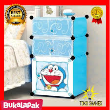 Untuk desainnya, motif anyaman rotan cokelat pada permukaan lemari plastik ini mampu memberikan kesan ekletik pada ruanganmu. Jual Lemari Pakaian Plastik Hello Kitty Doraemon Anti Air Waterproof Rak Baju Susun 3 Pintu Kotak Di Lapak Toko Shanies Bukalapak