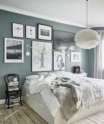 Naturalmente non potevamo dimenticare di offrirvi uno sguardo sulle ultime tendenze in termini di arredamento e design per quanto riguarda la scelta dei colori per il 2021. Colore Muro Design Idea Pareti Camera Da Letto Verde Camera Da Letto Pareti Grigie Pareti A Strisce Camera Da Letto