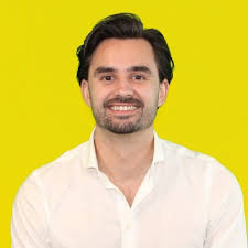 Een kijkje achter de schermen bij onze transformatie aan de Denneweg  10!👷‍♂️🏗️ Vaak krijg ik de vraag wat ons project aan de Denneweg nou  precies omvat. Begrijpelijk, want het grootste gedeelte… |