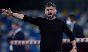 Napoli è spaccata in due: Wjrwjhqd2js7nm