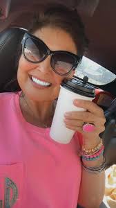 HAPPY MONDAY ENJOY THIS BEAUTIFUL BLESSED DAY 😊