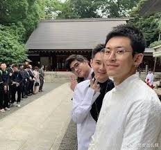 网易娱乐专稿3月12日报道 （文/rong）近日，由 赵薇 首次监制的网剧《谁都渴望遇见你》正在热播， 张哲瀚 此次在剧中饰演高冷的霸道总裁张泯。. Ygorrgktrwdt5m