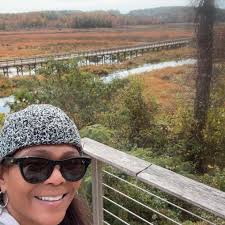 If you want to try out solo travel but you're unsure of how to start,  follow these tips from Tracee Ellis Ross! Her new series “Solo Traveling” 