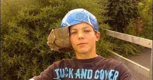 the 17 most gangster things to ever happen louis tomlinsom louis tomilson louis tomlinson