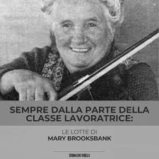 La vita fu subito chiara con Mary. Sin dal primo minuto, sin dalla storia  dei suoi genitori. Erano entrambi lavoratori: sua madre puliva il pesce  nelle pescherie di Aberdeen, in Scozia, mentre