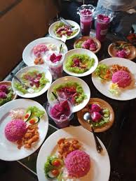 Makanan tradisional ini dihidangkan bersama rendang atau serunding. Tourism Selangor On Twitter Jom Rasai Kepelbagaian Makanan Dan Minuman Yang Lazat Berasaskan Buah Naga Hanya Di Sepang Visitsepang Lokasi Https T Co E4bdmkaolm Https T Co Xqpqdnbk5a