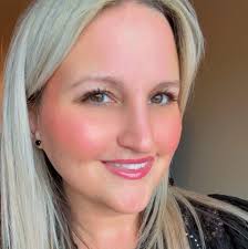 Lindsay Lovins updated her profile picture.