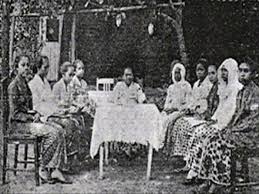 Peringatan hari ibu (phi) dirayakan setiap tahunnya sebagai bentuk penghargaan kepada perjuangan perempuan indonesia dari masa ke masa. Sejarah Hari Ibu Yang Jatuh Di Tanggal 22 Desember Indozone Id