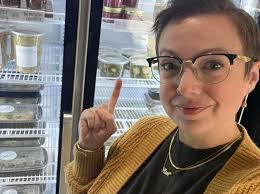 Aileen Chow's Instagram, Twitter & Facebook