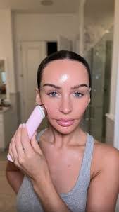 Sara Odeh's Instagram, Twitter & Facebook