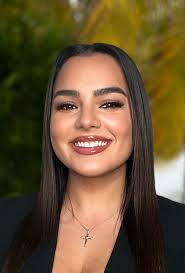 Kendra Lopez's Instagram, Twitter & Facebook