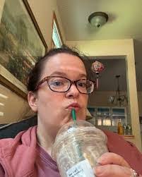 Leila Maloney's Instagram, Twitter & Facebook