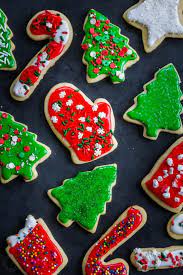Decorated cookies and royal icing or buttercream piped cookies. Easy Sugar Cookies Recipe Natashaskitchen Com