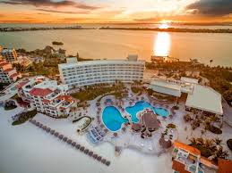 Fifteen miles of soft sand beaches. Woohoo This Is What Holidays Are All About Review Of Grand Park Royal Cancun Cancun Mexico Tripadvisor