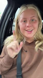 alyson (@alyson.schmidt)