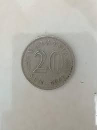 Ada diantaranya mempunyai nilai yang tinggi kerana agak sukar ditemui dan ada diantaranya mempunyai harga yang murah walaupun sudah berusia lebih 100. Duit Syiling Lama Malaysia 20 Sen Parlimen Keluaran 1967 Antiques Currency On Carousell