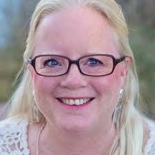 Dena Stevens's Instagram, Twitter & Facebook