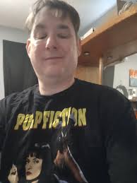 Fans complimenting Vi shirt in New York City