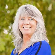 Paula Barron's Instagram, Twitter & Facebook