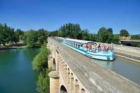 Office de tourisme communautaire beziers mediterranee, établissement public local à caractère industriel ou commercial, dont le siège social est situé au 1 av du president wilson, 34500 beziers, immatriculée au registre du commerce et des sociétés de beziers sous le numéro 790742233. Tourisme Communaute D Agglomeration Beziers Mediterranee
