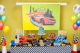 Трек hot wheels сити невообразимый гараж с тиранозавром. Kara S Party Ideas Hot Wheels Car Birthday Party Kara S Party Ideas