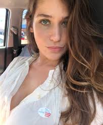 Lola Kirke