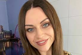 Polly Bartlett's Instagram, Twitter & Facebook