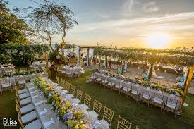 Wedding lights could replace flower decor, origami or bunting on your big day. 4 Extraordinary Ideas For Luxury Wedding Decoration Bliss Vietnam The Best Wedding Event Planner In Vietnam