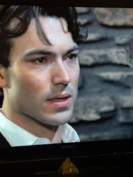 To bad Sasha will be outed bcuz Nina is so selfish and scared to tell her  daughter the truth about Drew. Micheal deserves his kids bcuz Willow has no  back bone. Drew