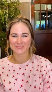 My beautiful bride, Claire 😍 I’ve actually done Claire’s makeup before, so  she ended up not doing a trial & telling me to just go for It! Absolutely  GLOWING.