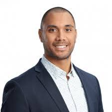 Edward Roa's Instagram, Twitter & Facebook