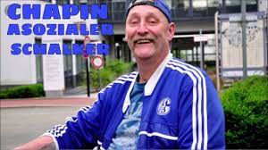 Nach polizeiangaben gelang es den dortmunder fans große mengen pyrotechnik ins stadion zu bringen und zu entzünden. Chapin Asozialer Schalker Youtube