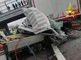Covid, brescia epicentro della terza ondata: Incidente In A4 Tra Brescia Est E Desenzano Un Morto Bresciaoggi