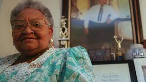 It will act as a molecular strainer, allowing smaller pieces of dna to move through it more easily than larger. Questions About Emmett Till Here Are The Answers