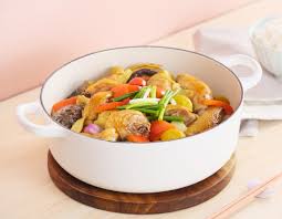 Selanjutnya, ambil adonan daging tadi secukupnya lalu tutupi telur ayam rebus dengan adonan daging. Ayam Rebus Dengan Kastanye Dan Jamur Recipes Lee Kum Kee Home Hong Kong