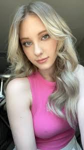 Angie Hollenbach's Instagram, Twitter & Facebook